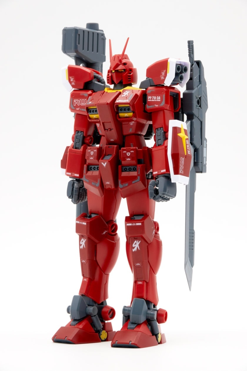 Build MG Amazing Red Warrior (02)
